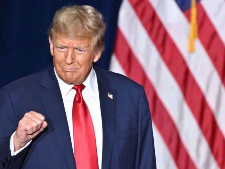 Donald Trump at Florida golf club amid assassination attempt